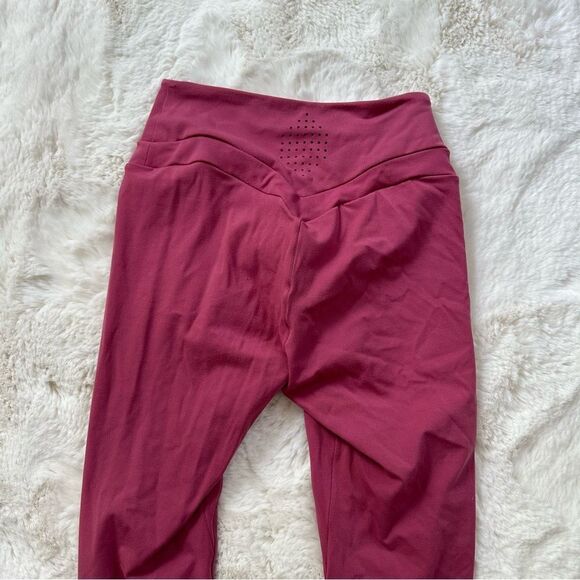 Gymshark / Whitney Simmons pink buttery soft flattering 7/8 leggings - Picture 3 of 10